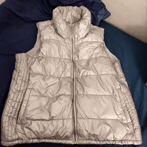 Old Navy zip-front Puffer Vest in Silver